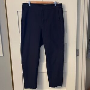 Chic Navy Cropped Women's Pants